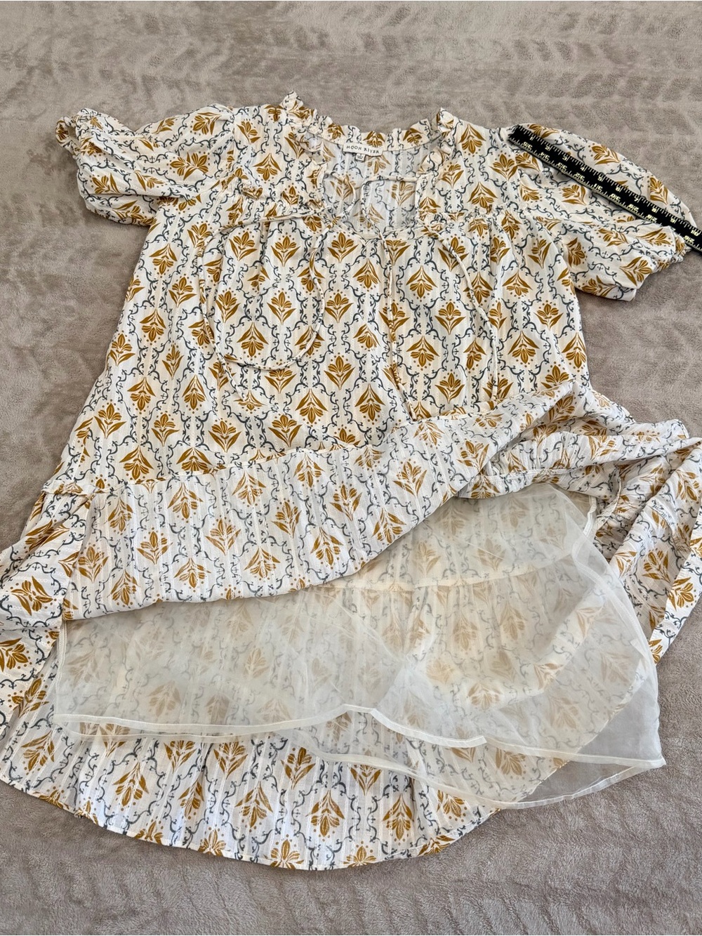 Moon River Mustard Yellow White Damask Print Tiered Short Sleeve Mini Dress Size - Picture 7 of 8